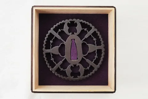 Guarniciones de Tsuba · Kyō-sukashi