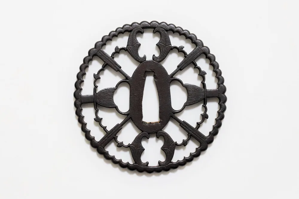 Guarniciones de Tsuba · Kyō-sukashi