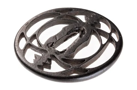 Detalle de Tsuba · Akasaka