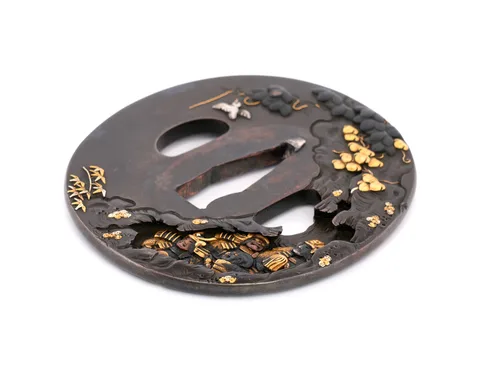 Detalle de Tsuba · Yoshimichi