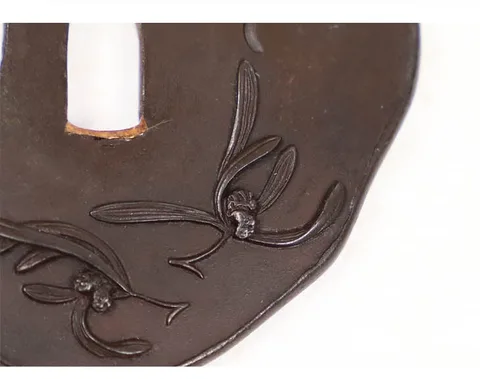 Detalle de Tsuba daishō · Kikukawa Hisahide