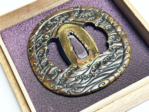 Detalle de Tsuba · Nishigaki Kanshirō (shodai)