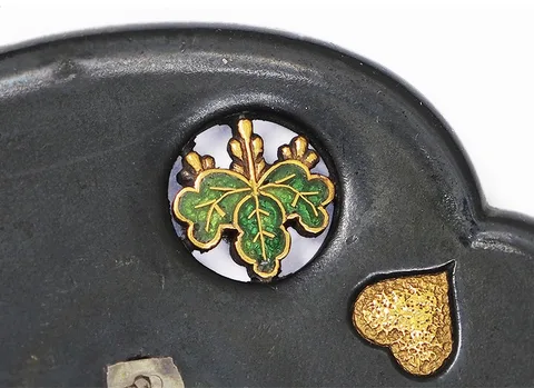 Detalle de Tsuba · Shibata Toshitsugu (Owari)