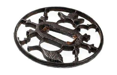 Detalle de Tsuba · Ko-Akasaka