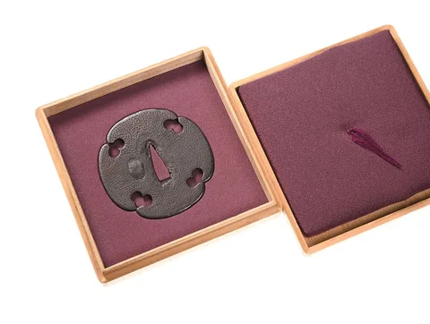 Guarniciones de Tsuba · Ko-Kacchūshi