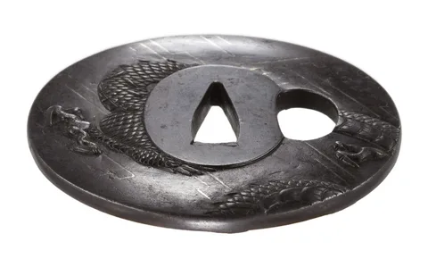 Detalle de Tsuba · Oka Tomokata (Chōshū)