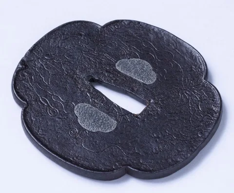 Detalle de Tsuba · Nobuie