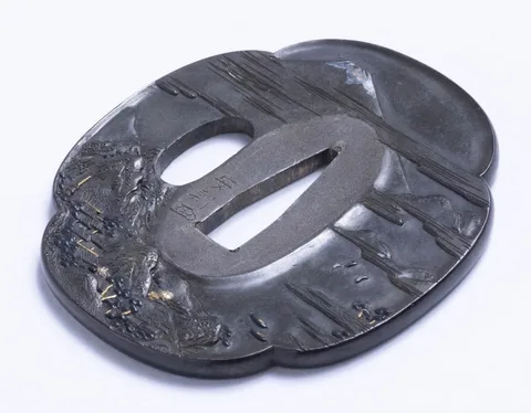 Detalle de Tsuba · Yasunori