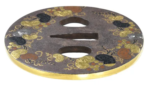 Dettaglio di Tsuba · Kyō-Shōami