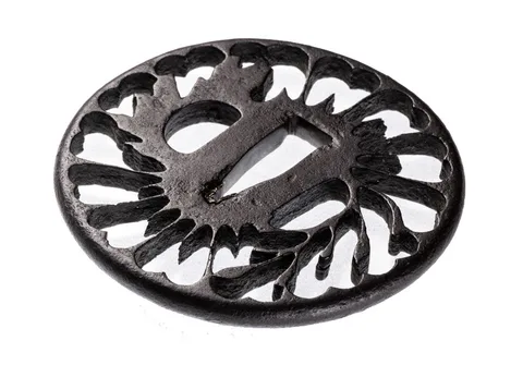 Detalle de Tsuba · Akasaka