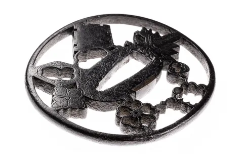 Detalle de Tsuba · Nishigaki Kanpei