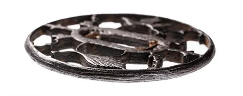 Detalle de Tsuba · Ko-Akasaka
