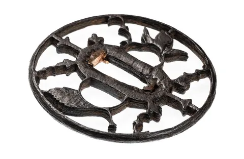 Detalle de Tsuba · Ko-Akasaka
