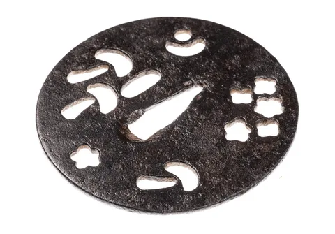 Detalle de Tsuba · Ko-Kacchūshi