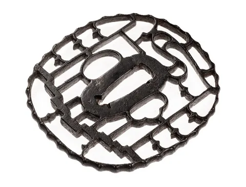 Detalle de Tsuba · Kyō-sukashi