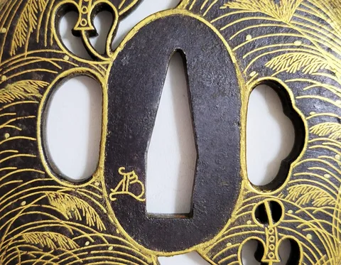 Detalle de Tsuba · Kyō-kenjō