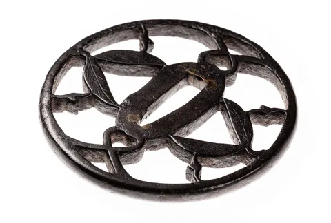 Detalle de Tsuba · Owari