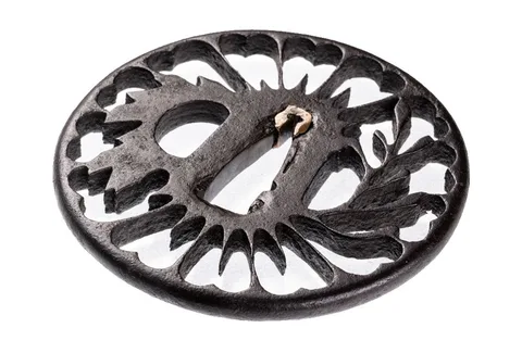 Detalle de Tsuba · Akasaka