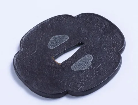 Detalle de Tsuba · Nobuie