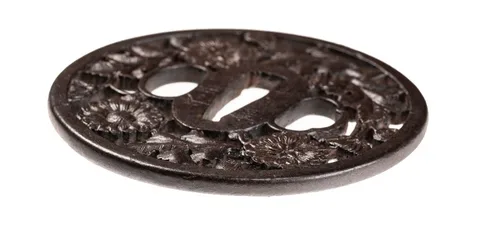 Detalle de Tsuba · Haruta Hirotsugu