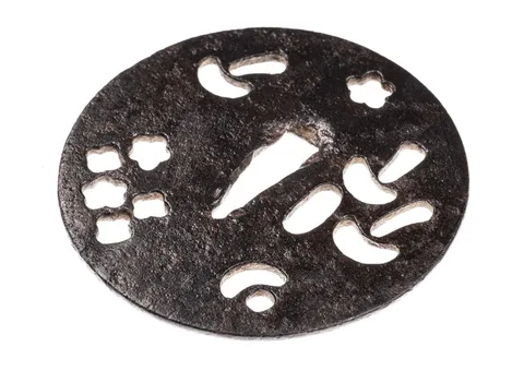 Detalle de Tsuba · Ko-Kacchūshi