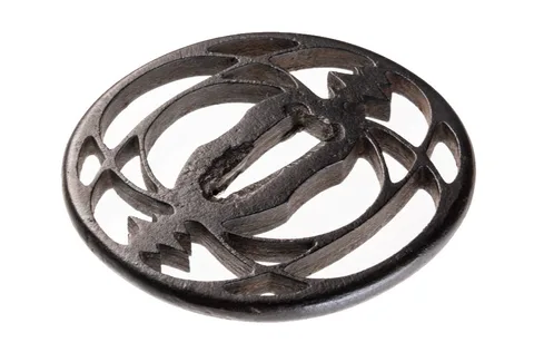 Detalle de Tsuba · Akasaka
