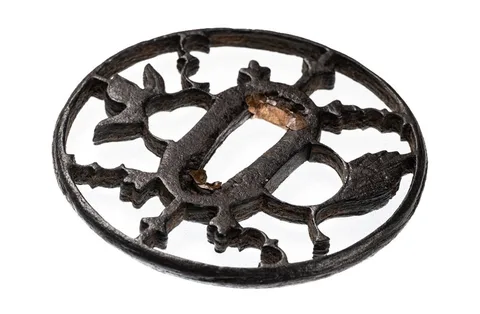 Detalle de Tsuba · Ko-Akasaka
