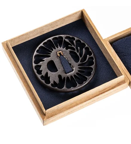 Guarniciones de Tsuba · Akasaka