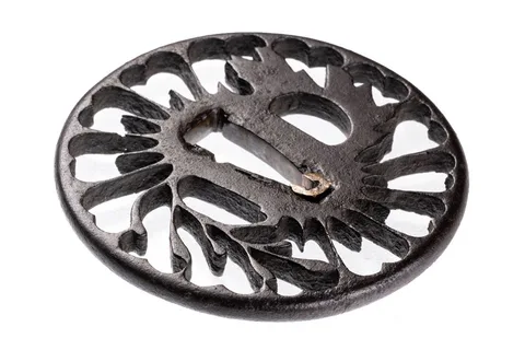 Detalle de Tsuba · Akasaka