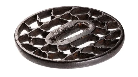 Detail von Tsuba · Kyō-sukashi