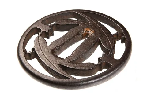 Detalle de Tsuba · Akasaka (den Tadatora)