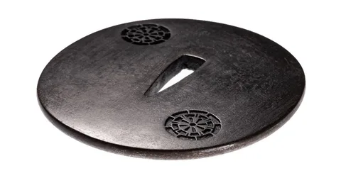 Detalle de Tsuba · Akasaka Tadatoki