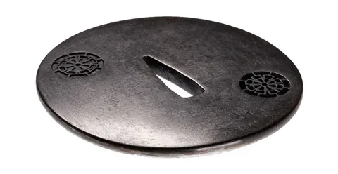 Detalle de Tsuba · Akasaka Tadatoki