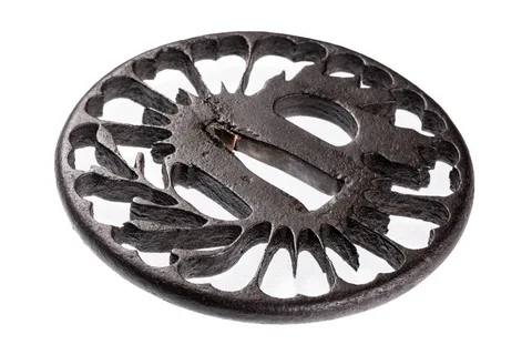 Detalle de Tsuba · Akasaka