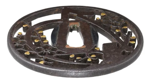 Dettaglio di Tsuba · Kyō-Shōami
