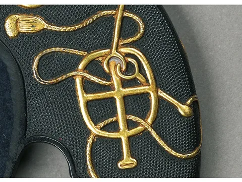 Detalle de Tsuba · Yoshioka