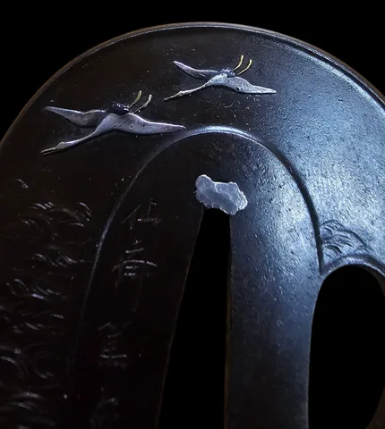Detalle de Tsuba · Sensai Atsuoki (escuela Ōtsuki)