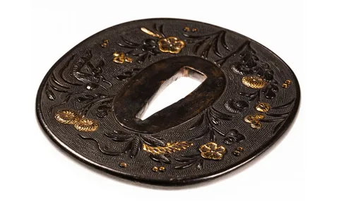 Detalle de Tsuba · Mino