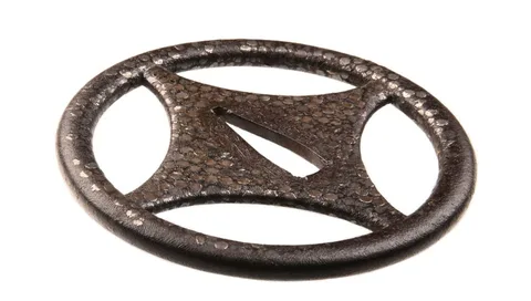 Detalle de Tsuba · Ishiyama Tomofusa