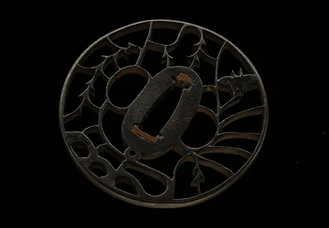 Detail von Tsuba · Kyō-sukashi