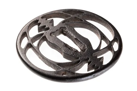 Detalle de Tsuba · Akasaka