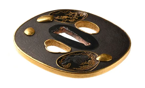 Detalle de Tsuba · Kaga Gotō