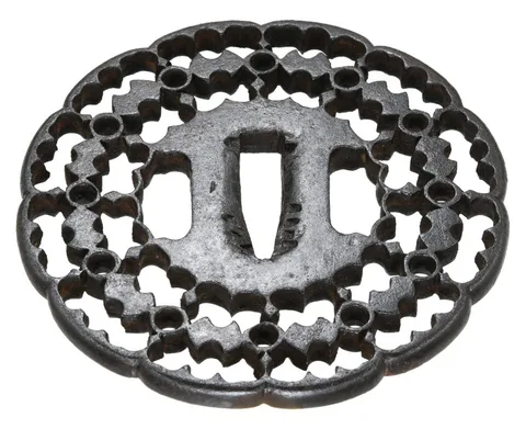 Detalle de Tsuba · Kyō-sukashi