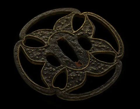 Detalle de Tsuba · Ōnin