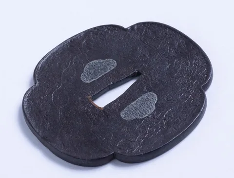 Detalle de Tsuba · Nobuie