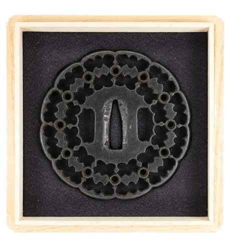 Guarniciones de Tsuba · Kyō-sukashi