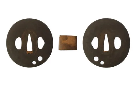 Guarniciones de Dewa Daijō Fujiwara Kunimichi