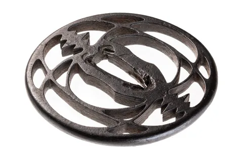 Detalle de Tsuba · Akasaka