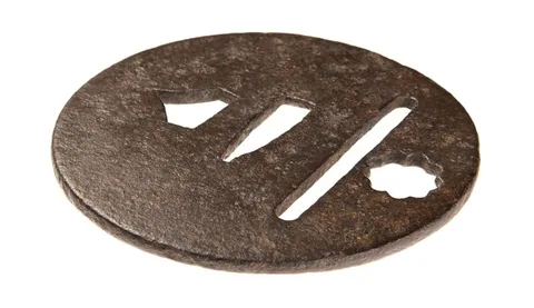 Detalle de Tsuba · Ko-Tōshō