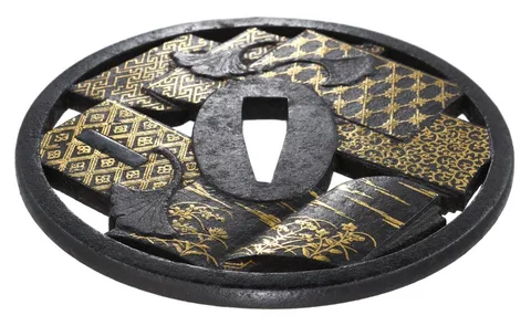 Detalle de Tsuba · Umetada Munetake